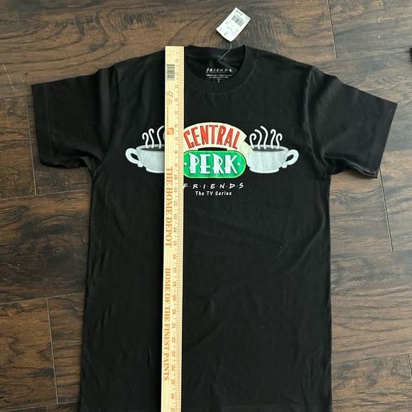 Friends Tshirts size small - Picture 6 of 8